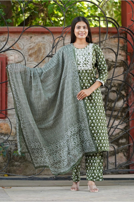 Women's Cotton Green Kurta Pant and Dupatta Set