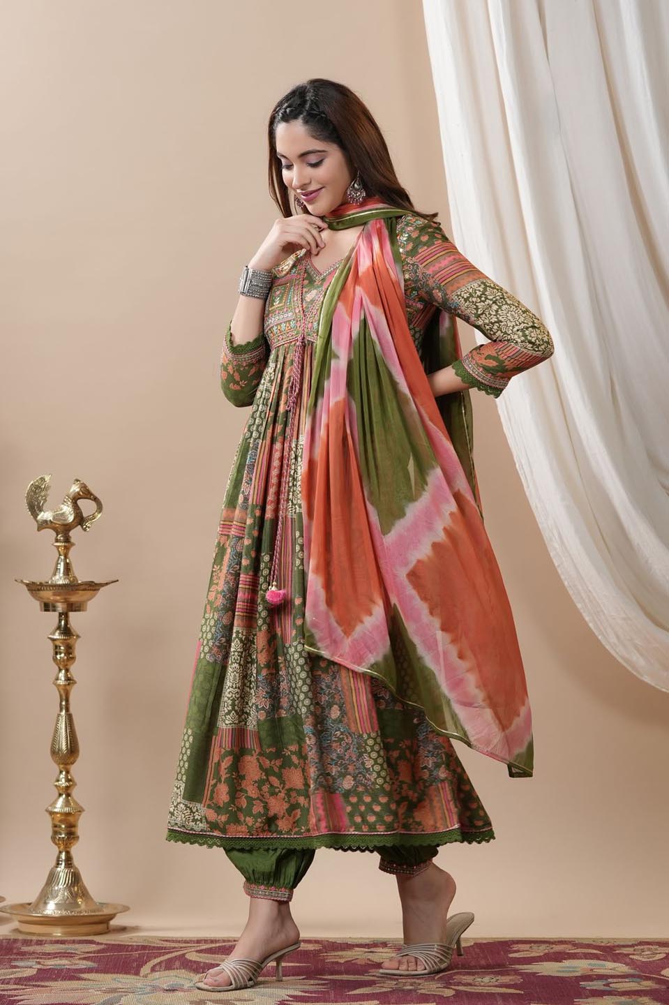 GREEN FESTIVE EMBROIDERED MUSLIN ANARKALI KURTA WITH PANTS AND TIE DYE DUPATTA